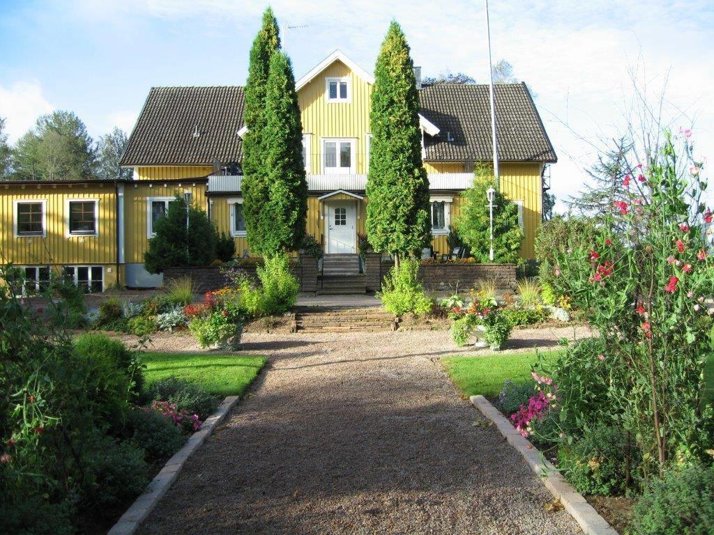 Vaenhems Cafe & Vandrarhem Korsberga Exterior photo